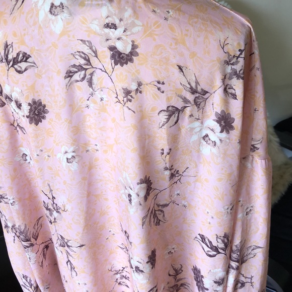 ASOS design curve polyester 70βs floral button down drop shoulder blouse 16 - Picture 9 of 15